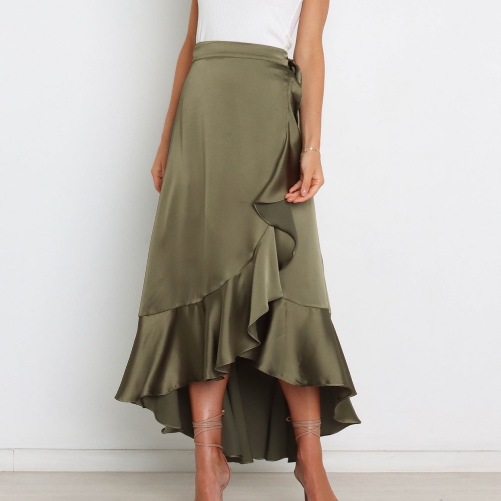 NWT Petal and Pup Maria Skirt
